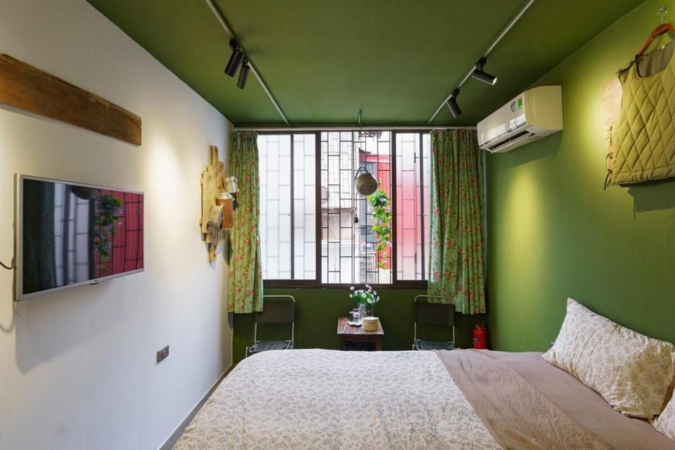 Bed, TV and multimedia, Photo of the whole room, Evening entertainment, Bedroom, air conditioner