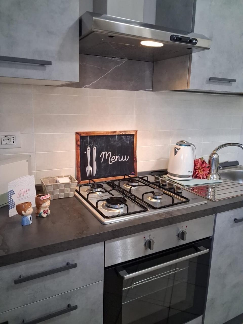 Coffee/tea facilities, Kitchen or kitchenette, minibar, stove, toaster