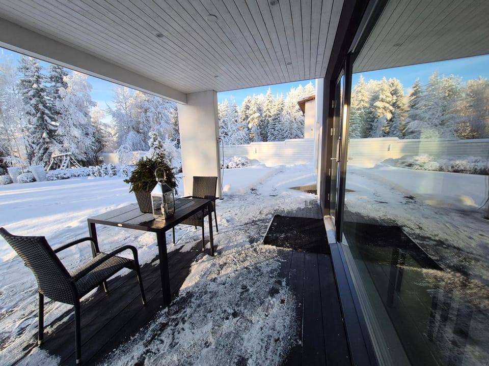 Eco-friendly stay with hot tub & panorama view Apartment in Finland