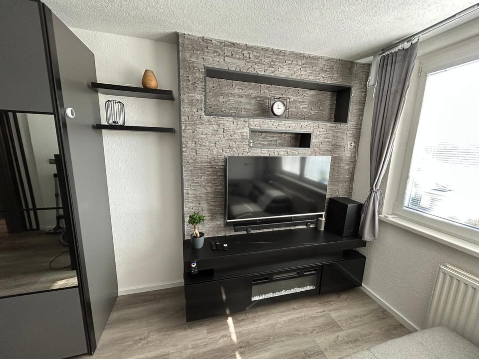 Communal lounge/ TV room, TV and multimedia