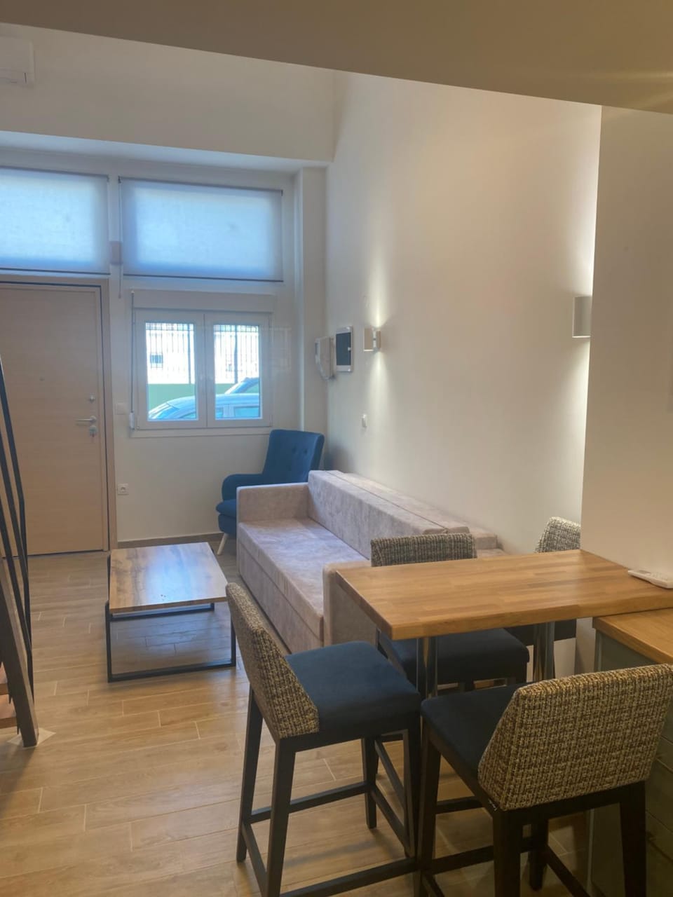Living room, Dining area