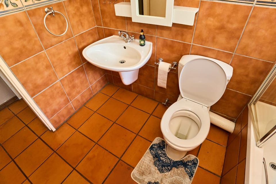 Marble & Velvet Bed and Breakfast in Roodepoort