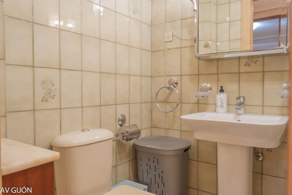 Bathroom, Bath