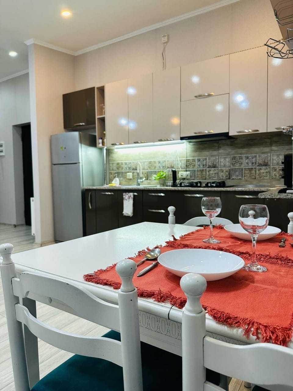 Kitchen or kitchenette, Dining area