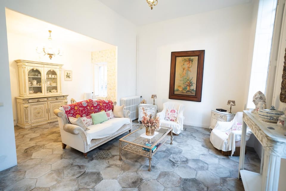 Living room, Decorative detail, Seating area