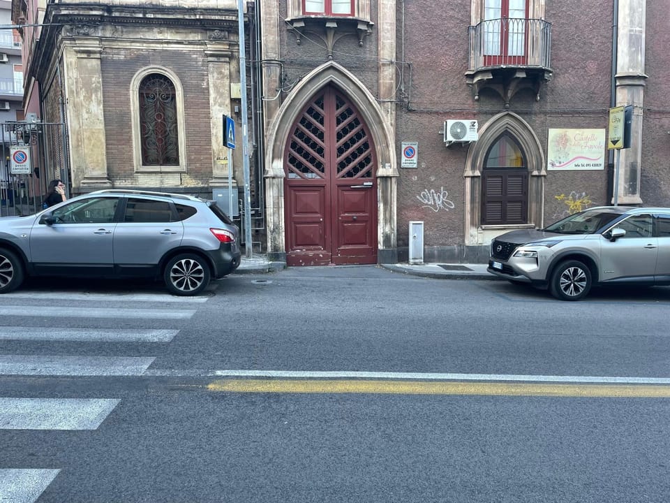 Property building, Facade/entrance