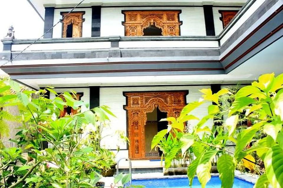 Property building, Day, Balcony/Terrace