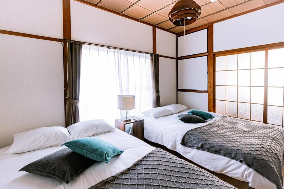 Bed, Photo of the whole room, Bedroom, air conditioner