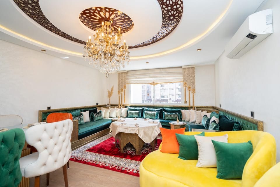 Living room, Seating area