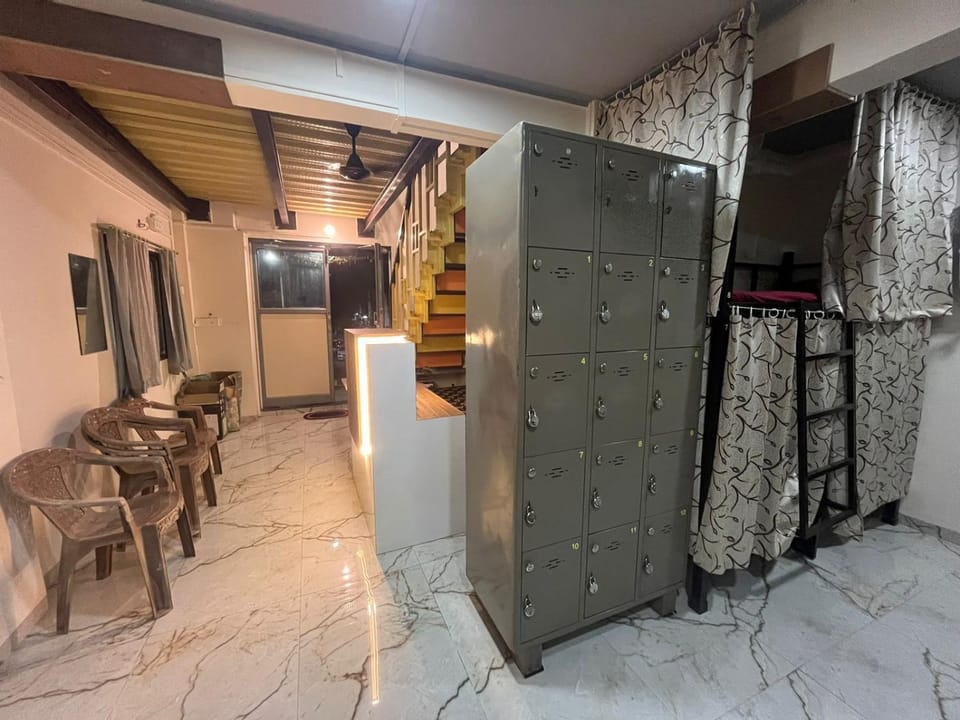 Lobby or reception, bunk bed, locker