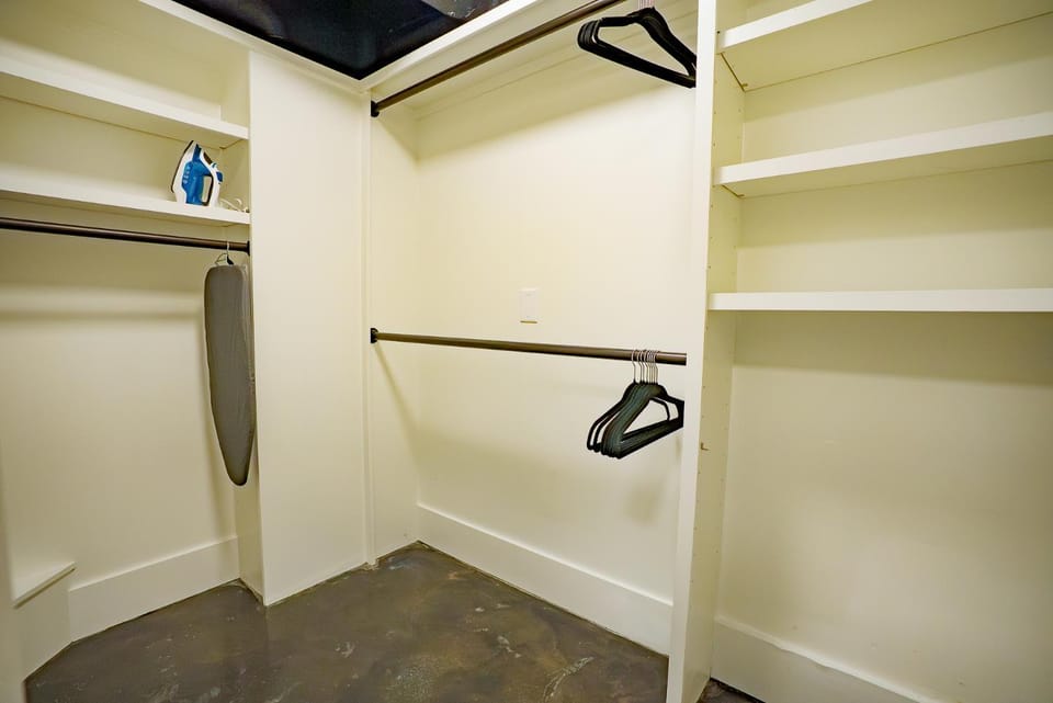 Historic Kirkwood Location with Arcade & Game room Apartment in Atlanta