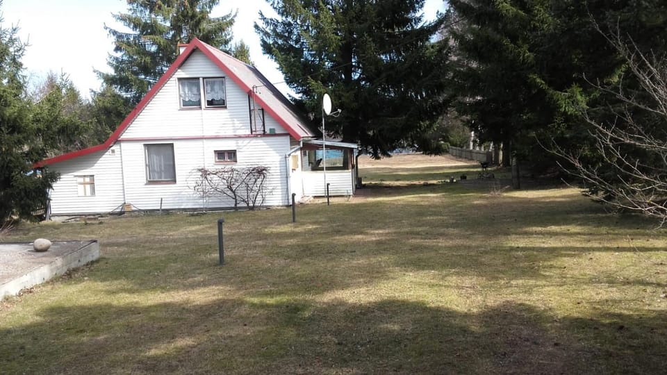 Property building, Spring, Garden, Garden view