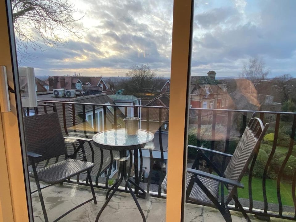 Hampstead Penthouse with world-class London views Apartment in London Borough of Camden