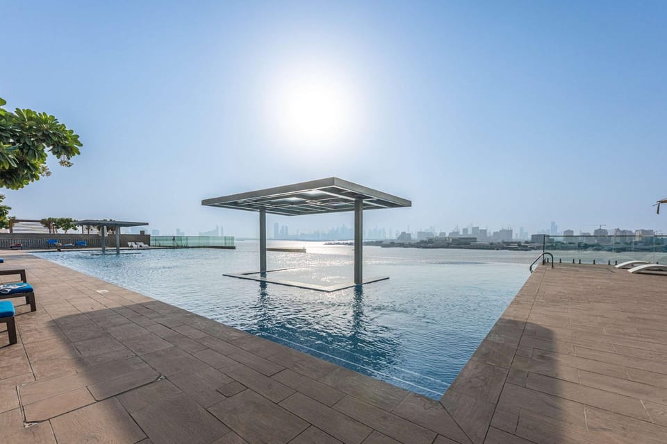 Free housekeeping visits during your stay - StayShort - Dubai Creek Harbour sleeps 4 with Incredible Views Apartment in Dubai