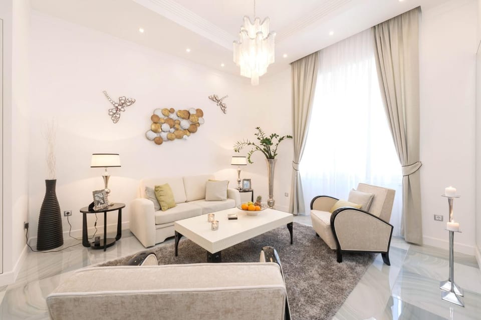 Living room, Seating area