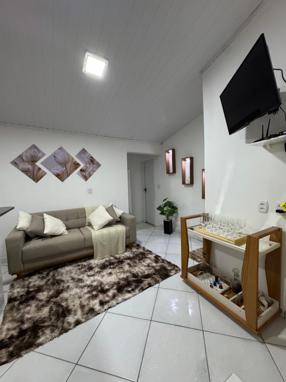 Communal lounge/ TV room, TV and multimedia, Living room, Seating area, Dining area, Evening entertainment