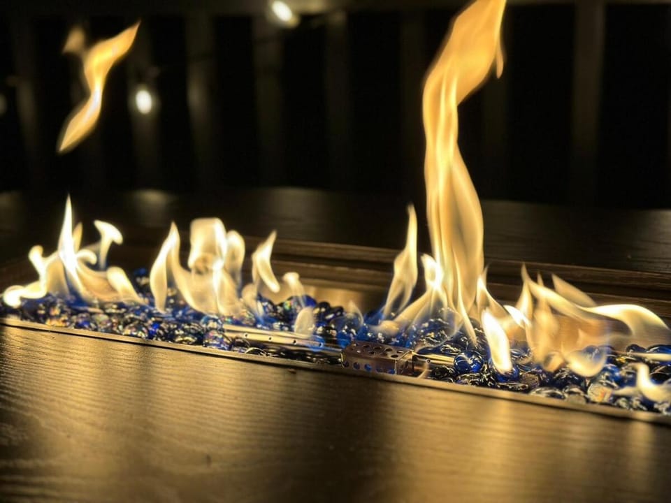 Luxury 4BR 4BA w In-law suite & Firepit Lounge Apartment in Belvedere Park