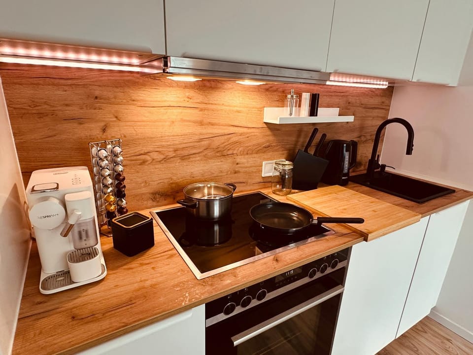 Kitchen or kitchenette, kitchen