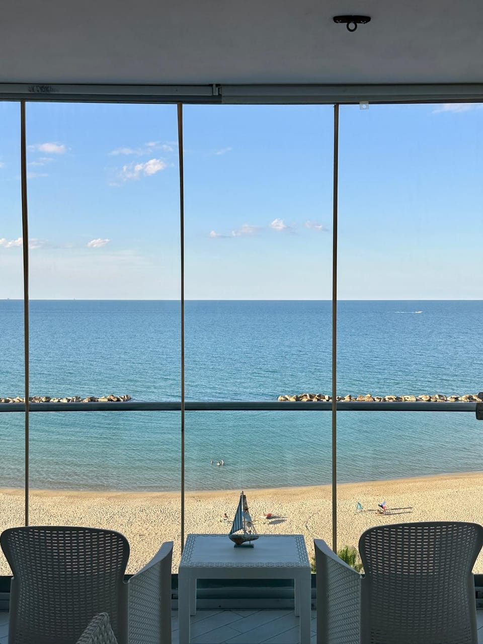 Day, Natural landscape, View (from property/room), Balcony/Terrace, Dining area, Beach, Sea view