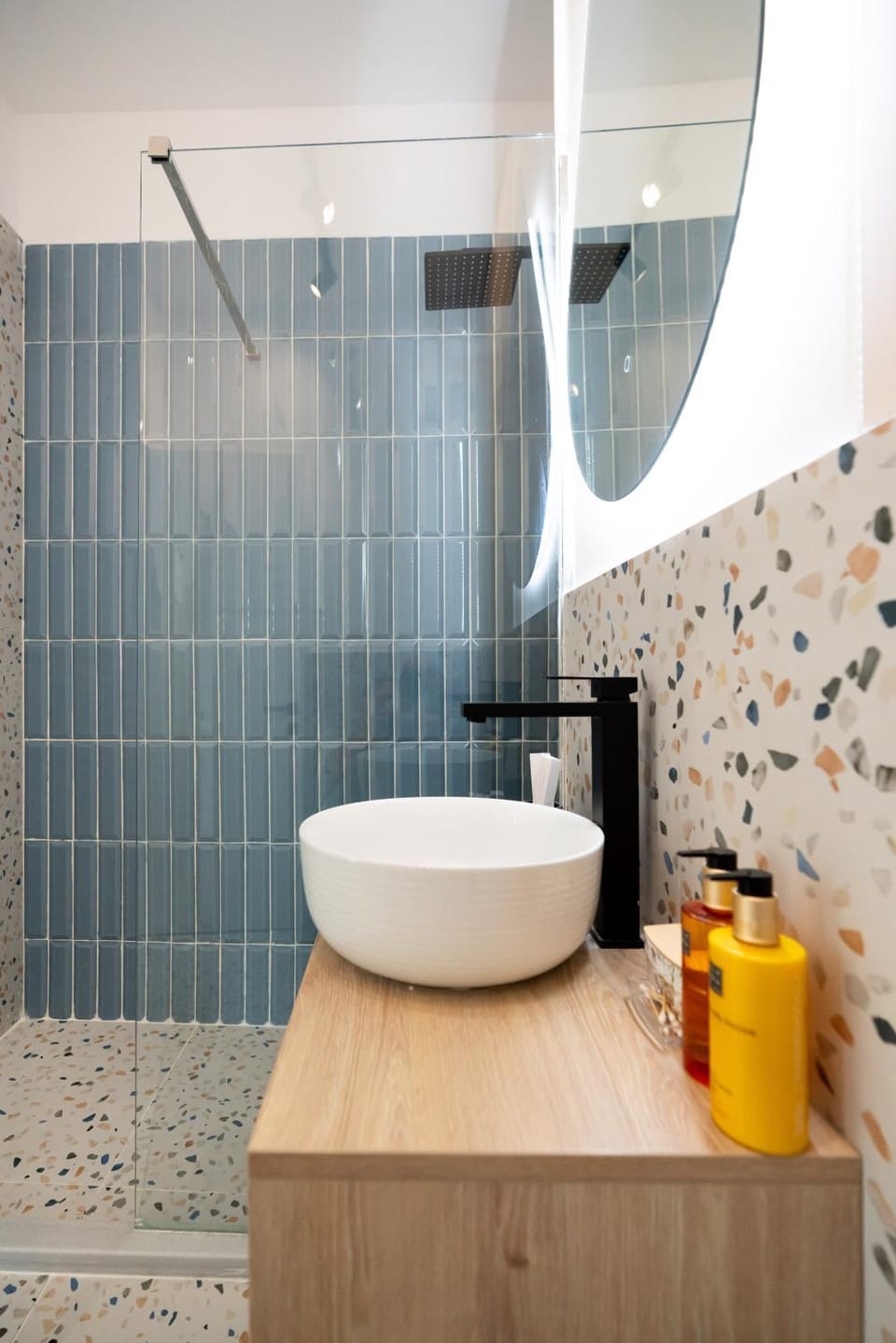 Soni Exclusive Apartments 303 Plaza with Private Parking & Self Check-in Apartment in Bucharest
