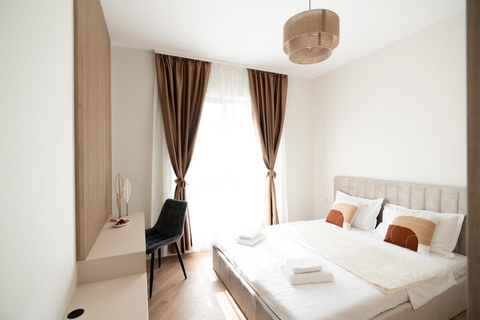 Soni Exclusive Apartments 303 Plaza with Private Parking & Self Check-in Apartment in Bucharest