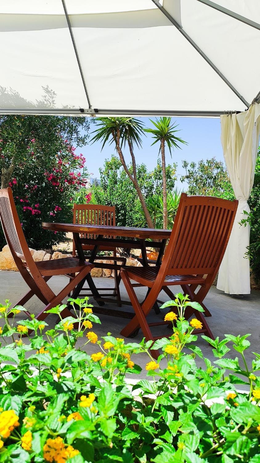 Patio, Garden, Garden, Balcony/Terrace, Dining area, Garden view