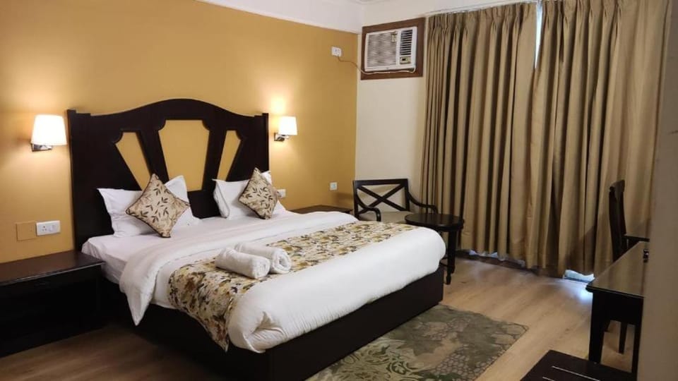 Aloha 1 & 2 BHK with Infinity Pool House in Rishikesh