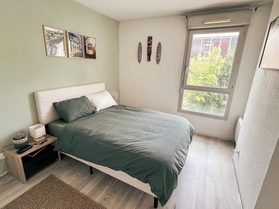 Bed, Bedroom