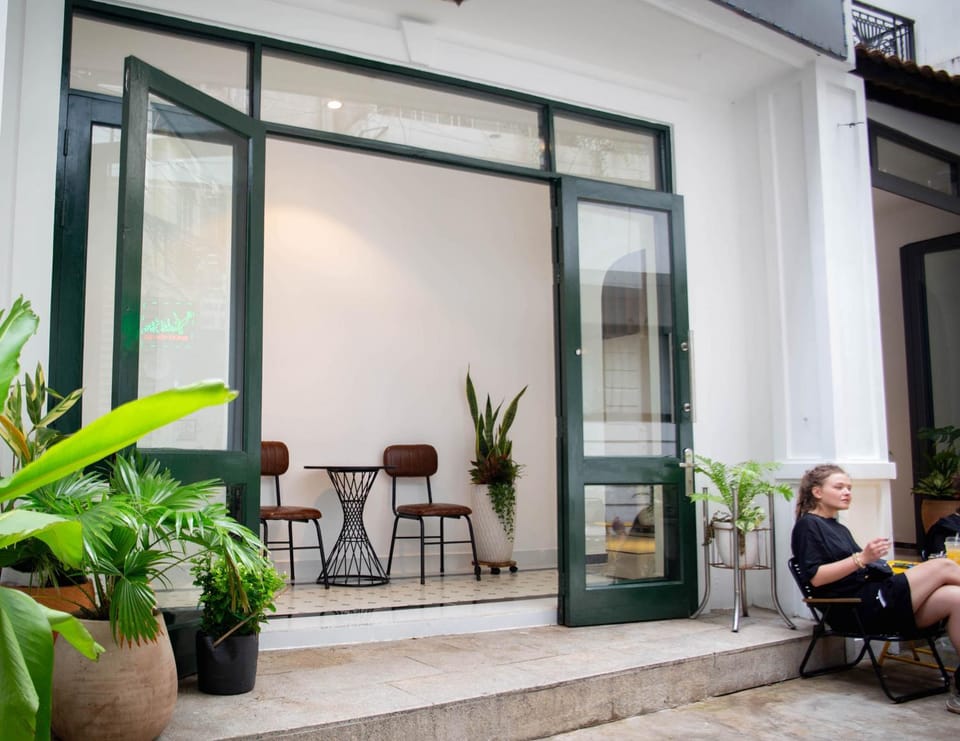 Property building, Seating area