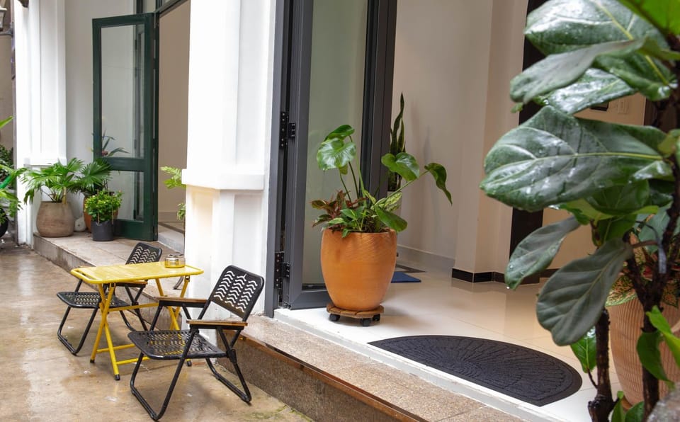 Property building, Seating area