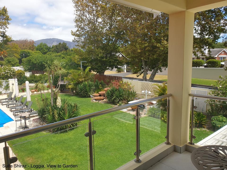 View (from property/room), Garden view, Swimming pool