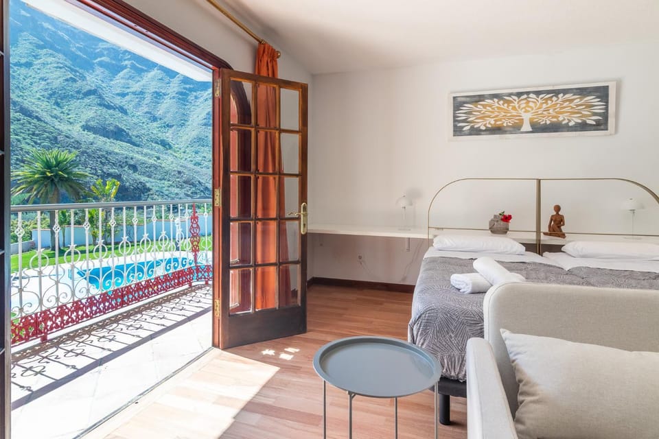 Los Penones Experiences A - Solo Adultos Bed and Breakfast in Comarca Sur