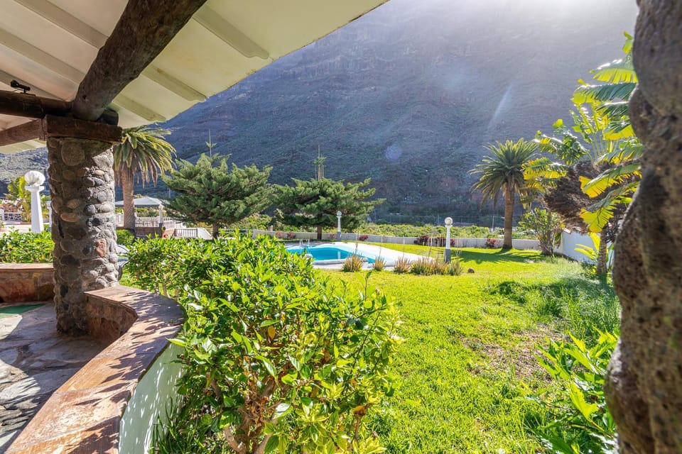 Los Penones Experiences A - Solo Adultos Bed and Breakfast in Comarca Sur
