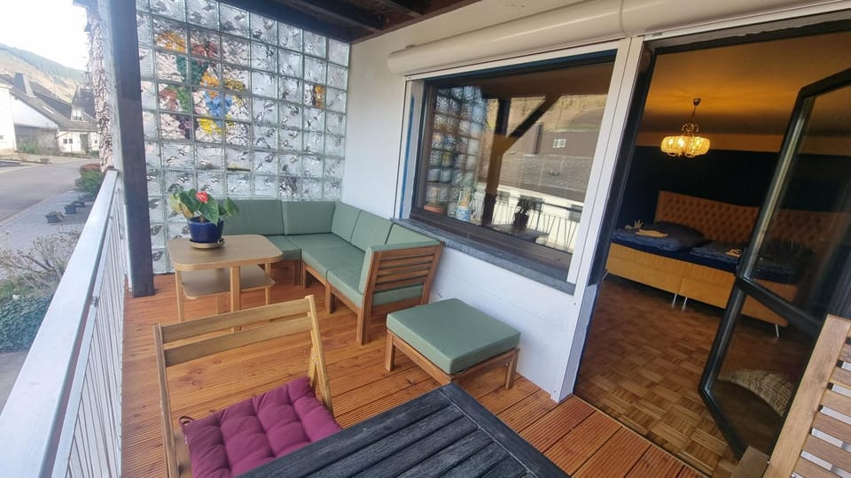 View (from property/room), Balcony/Terrace, Bedroom