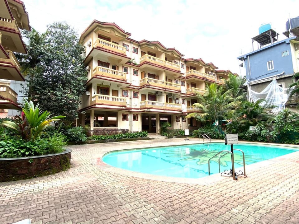 Swimming pool, Swimming pool