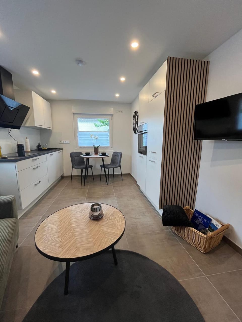Kitchen or kitchenette, Living room, Dining area