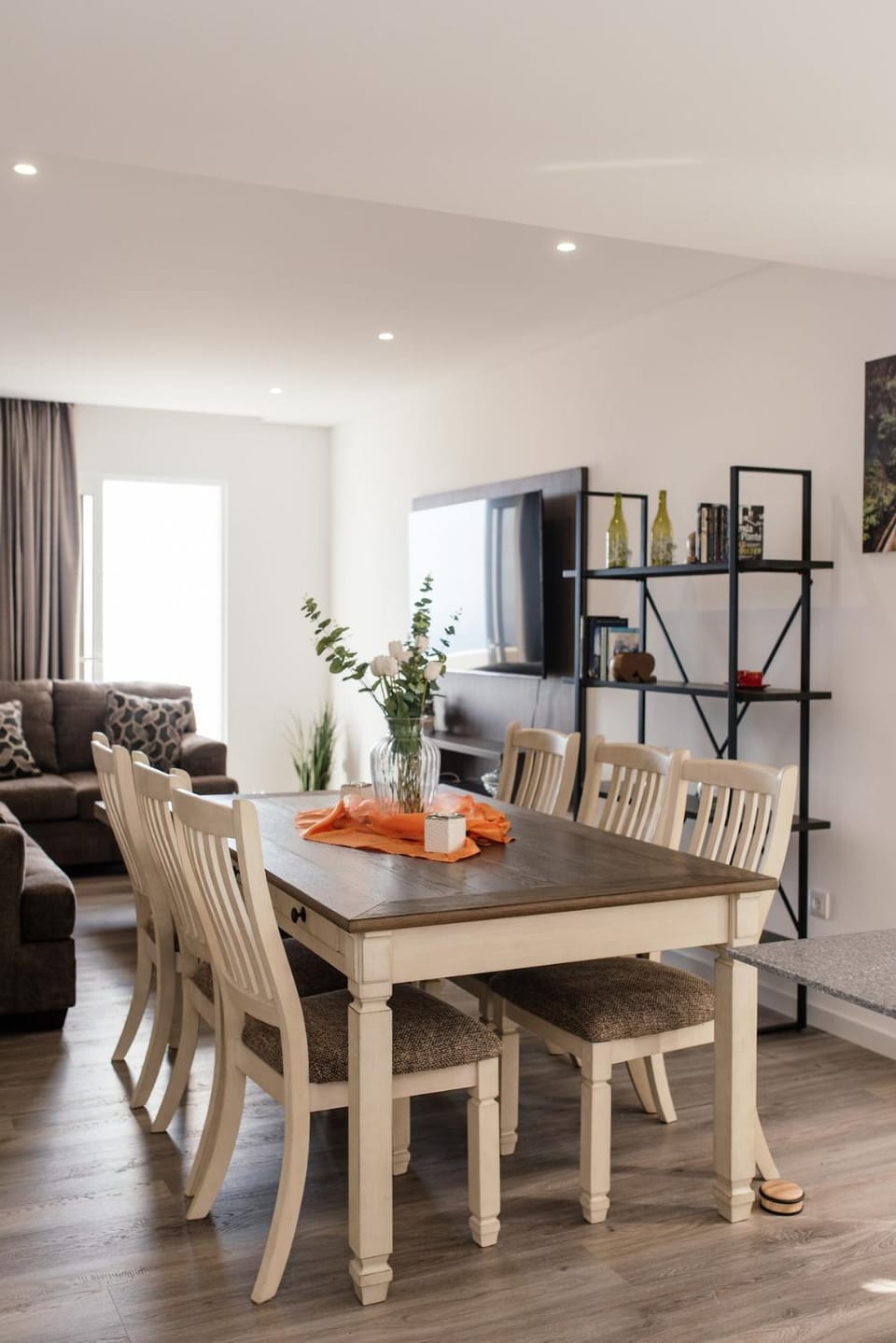 TV and multimedia, Living room, Dining area