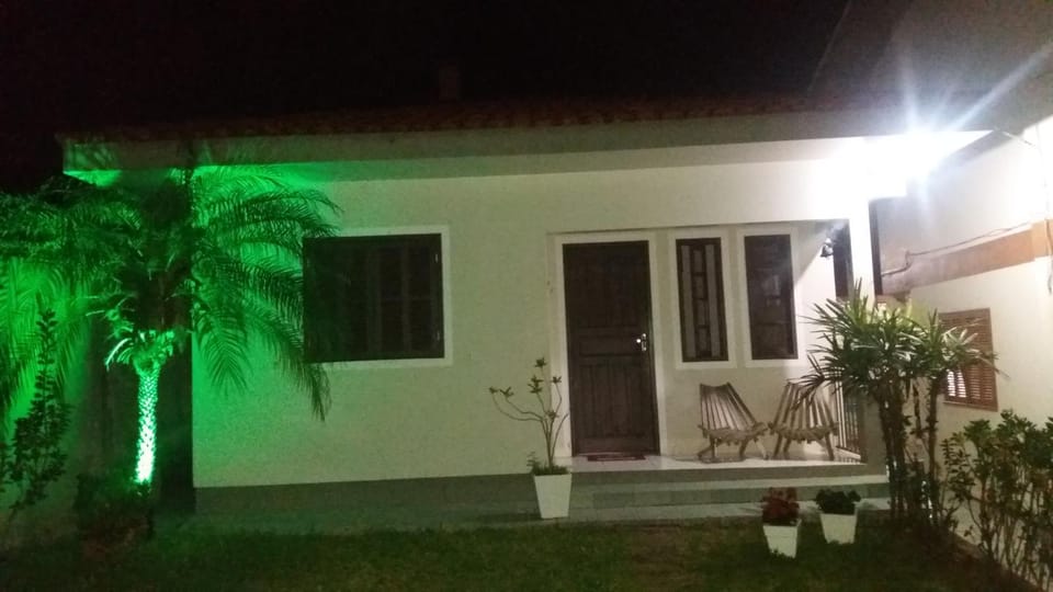 Casa no próximo ao mar House in Garopaba