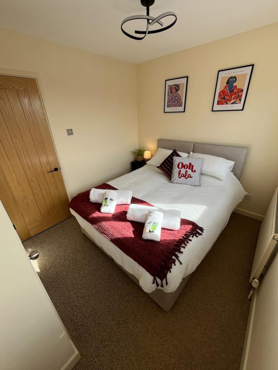 Cosy Contractor House with Garden & Parking! Bed and Breakfast in Yeovil