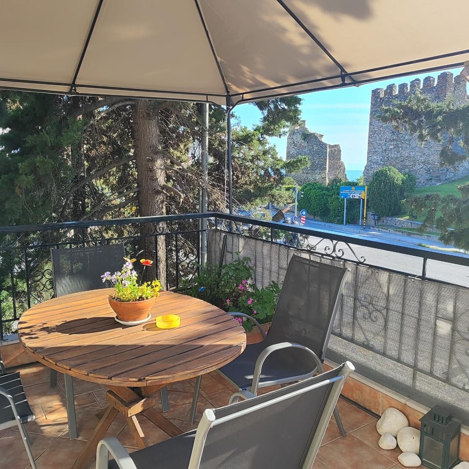 Day, View (from property/room), Balcony/Terrace, Dining area