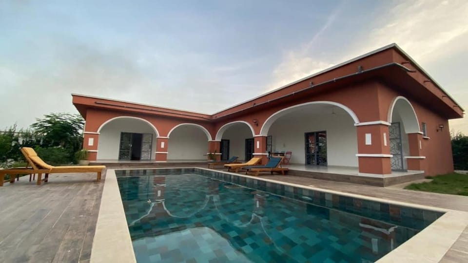 Swimming pool