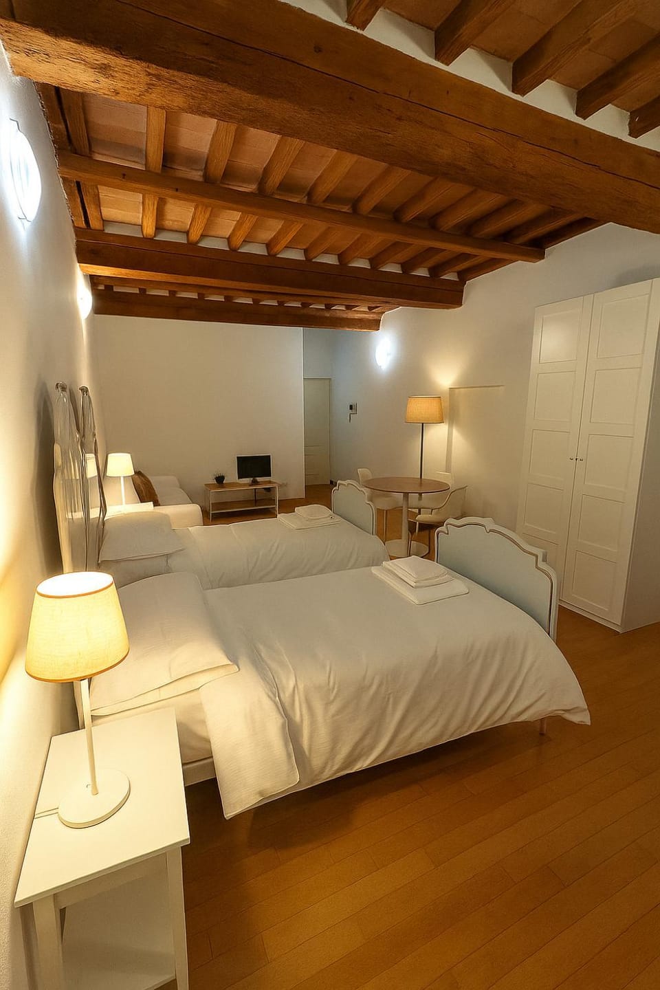 Bed, Photo of the whole room, Bedroom, wardrobe
