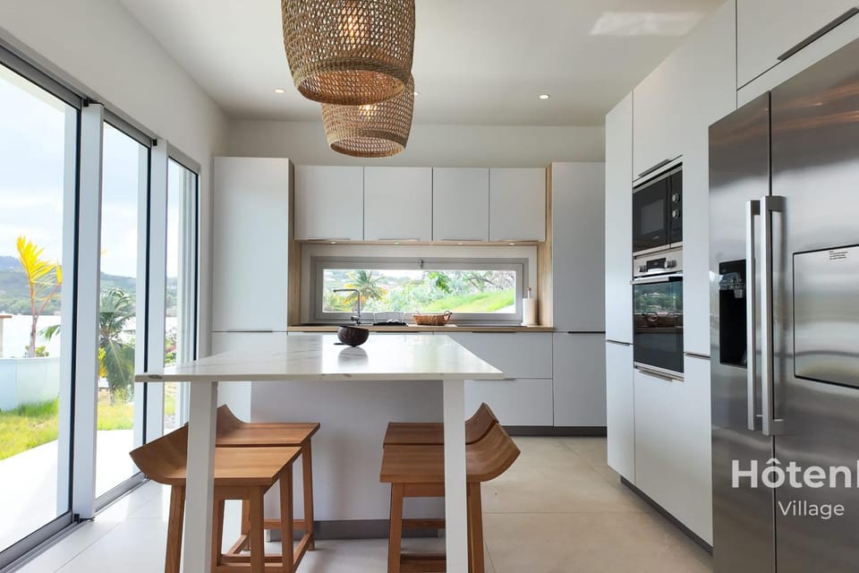Kitchen or kitchenette, Dining area, dishwasher, oven
