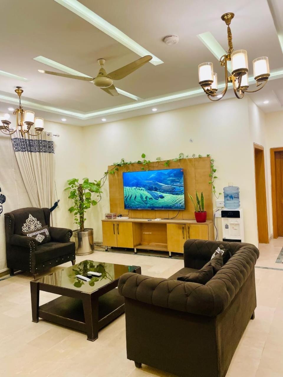 TV and multimedia, Living room, Seating area, fireplace