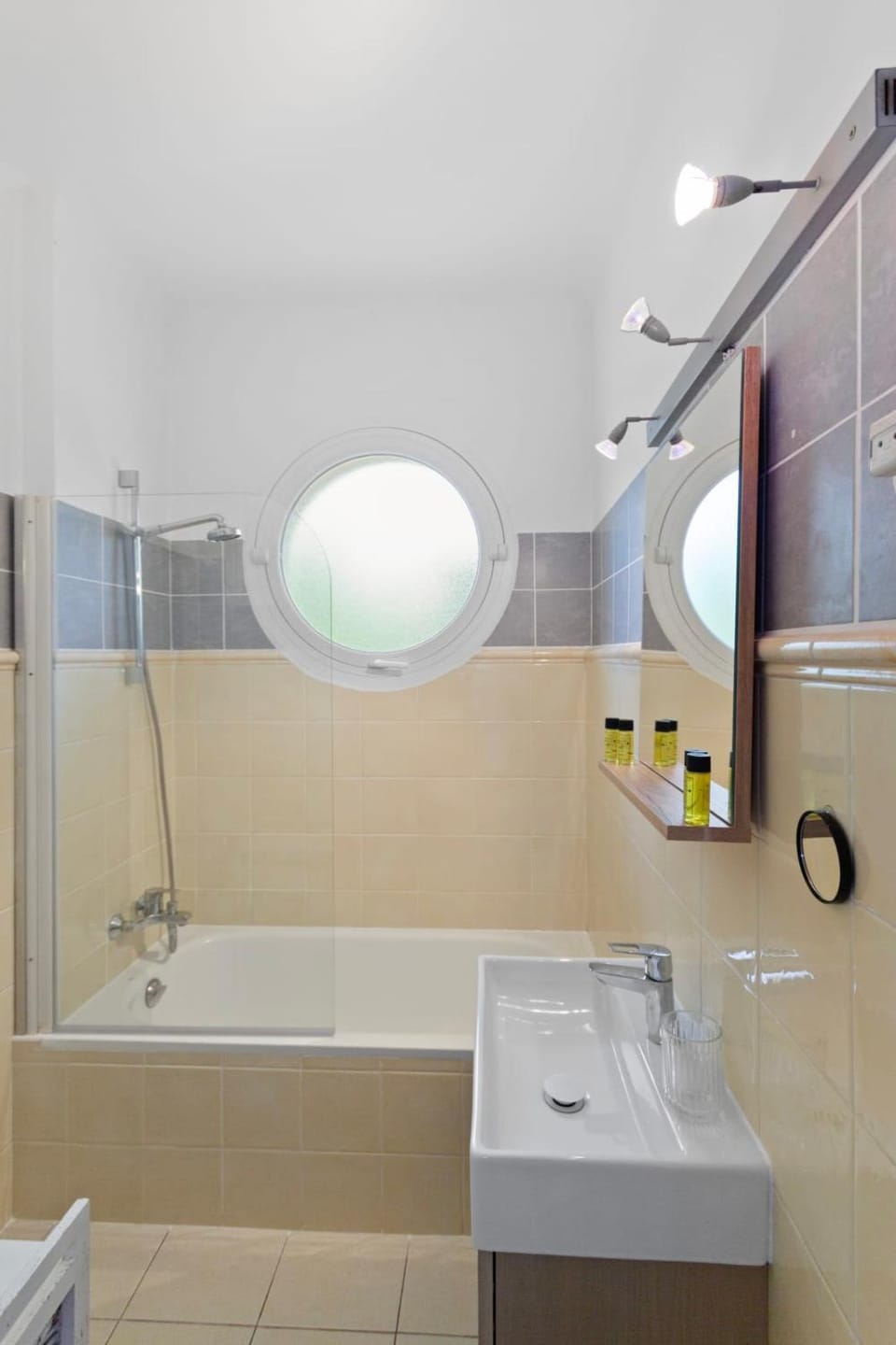 Le Tivoli - City Centre - Quiet - Spacious Apartment in Mougins