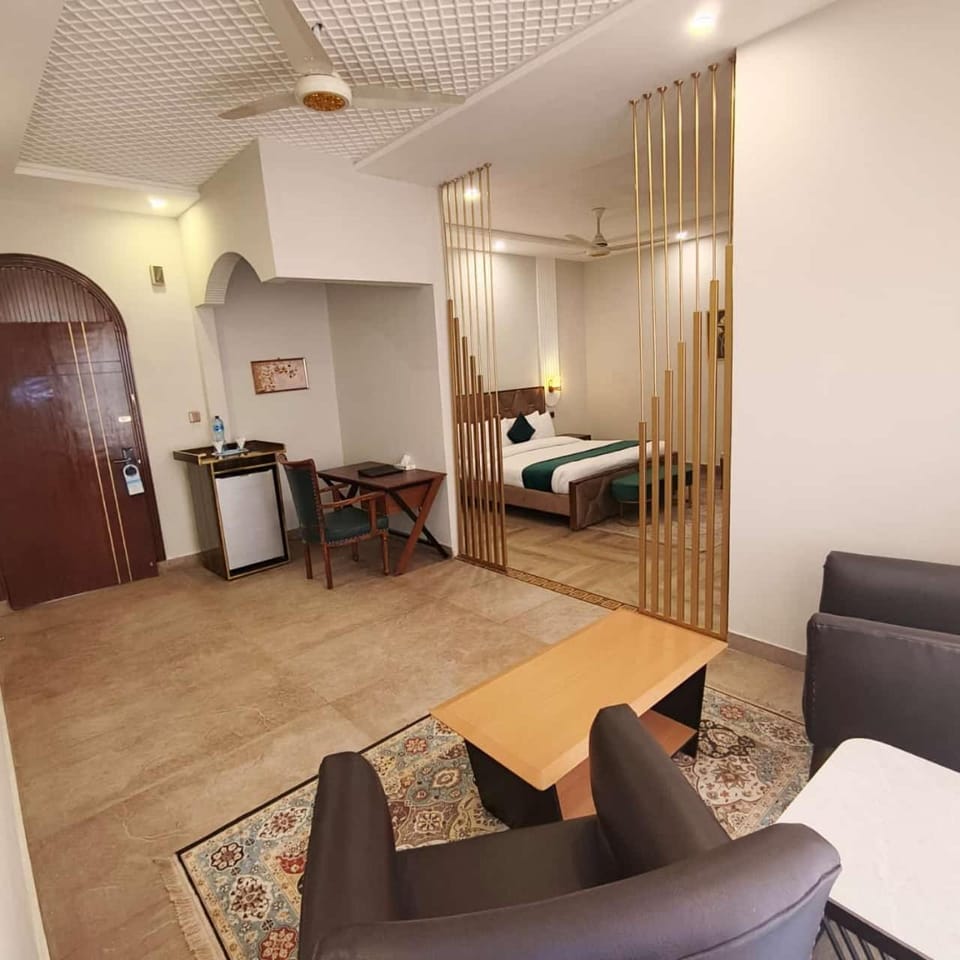 Living room, Dining area, Bedroom
