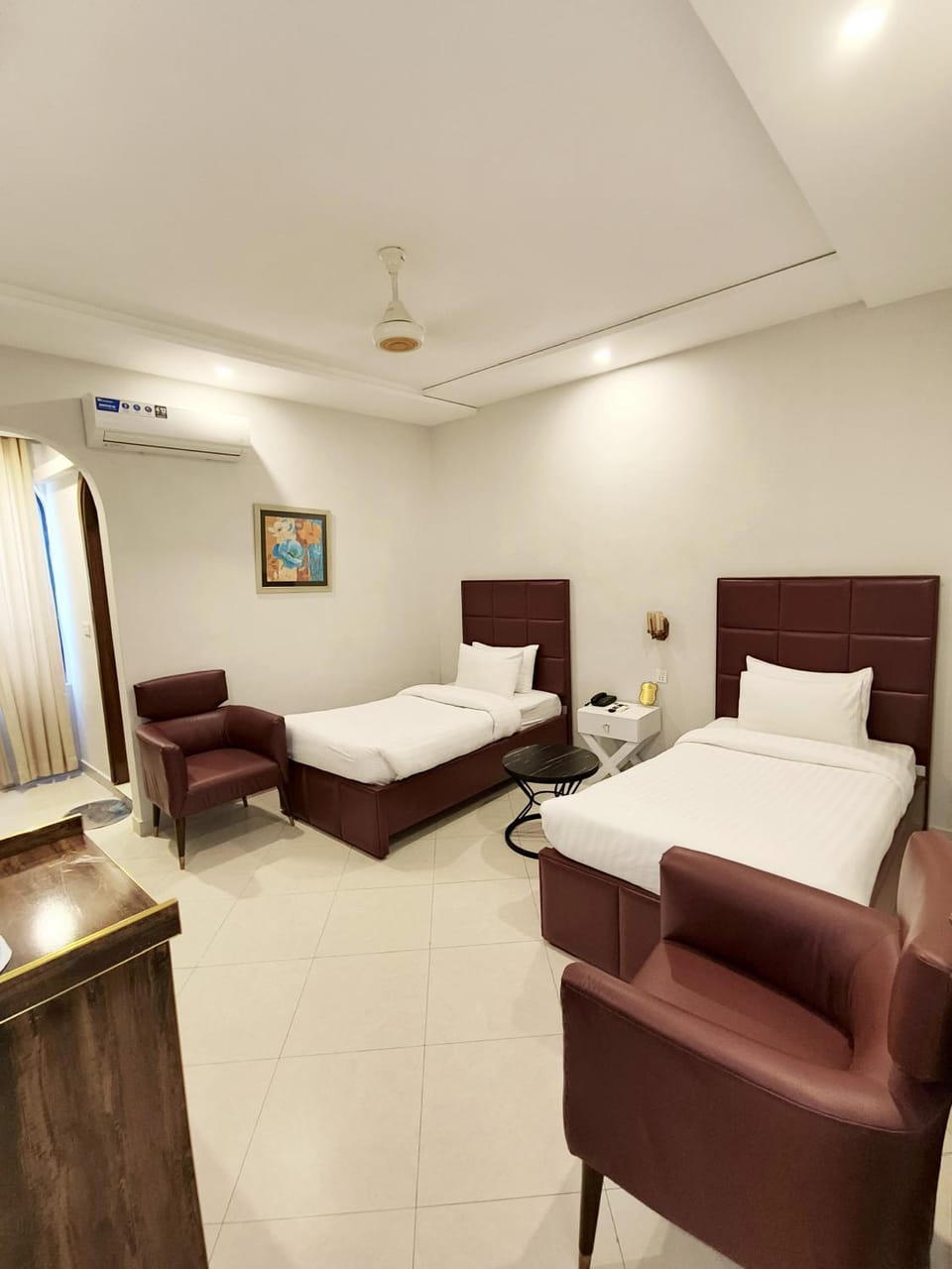 Photo of the whole room, Bedroom