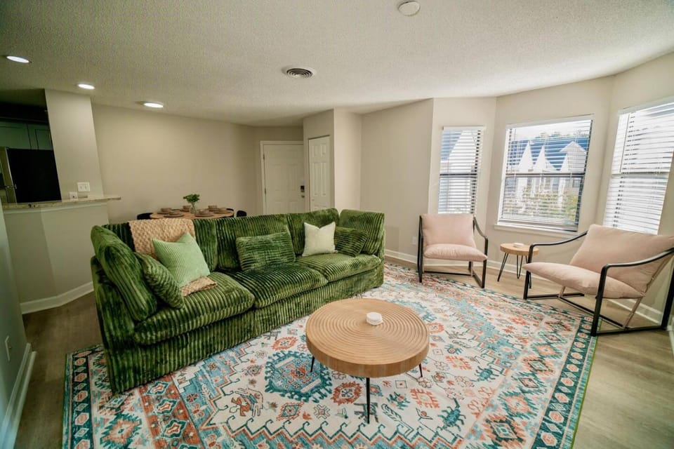 Uptown LUXE Retreat with Parking & Walk to City Center Apartment in Charlotte