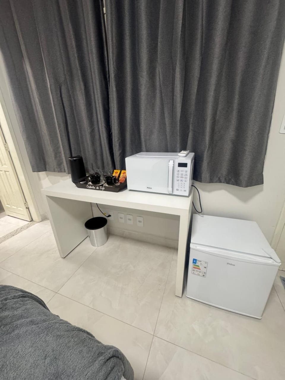 microwave, minibar