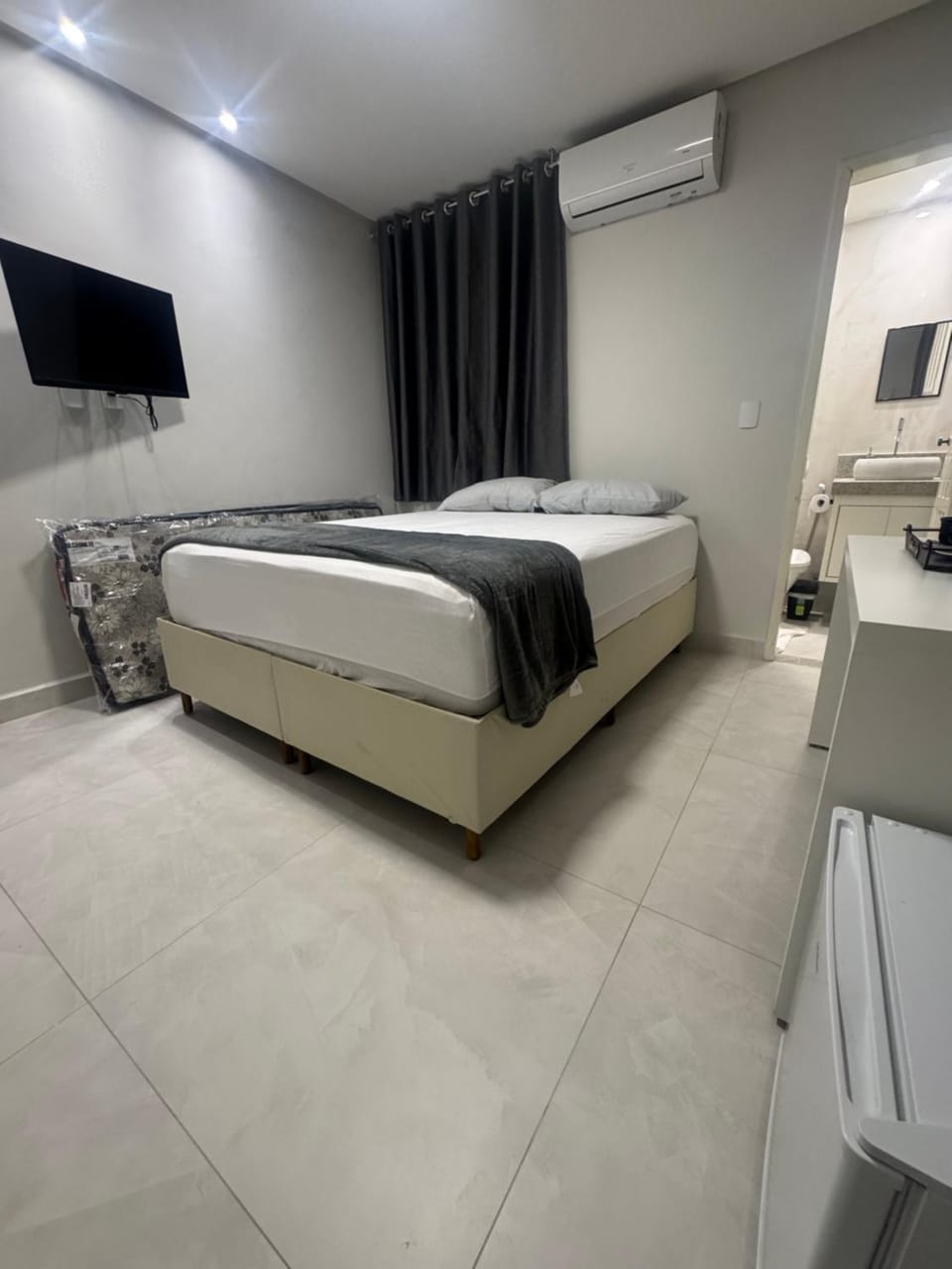 Loft 305B com Ar Condicionado no Bairro Muquiçaba, bem localizado para negócios e fácil acesso para todas as praias e montanhas da cidade - COM vaga de garagem Apartment in Guarapari